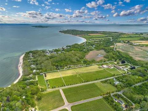 29525 Main, Southold, NY 11957