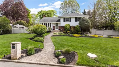 1 Nita St, East Northport, NY 11731