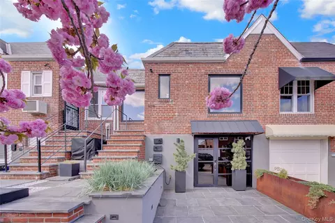 6016 68th St, New York, NY 11378