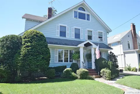 4144 Westmoreland St, New York, NY 11363
