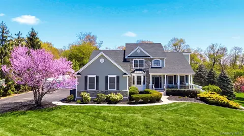86 Sandy Pines Blvd, East Fishkill, NY 12533