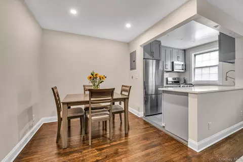 6939 213th St #218, Oakland Gardens, NY 11364