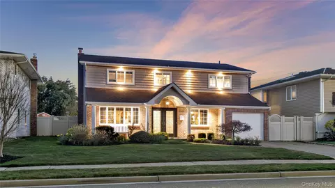 2026 Bliss Pl, Merrick, NY 11566