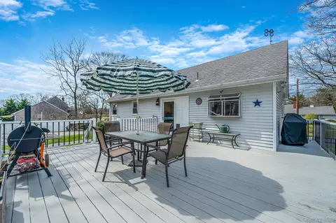 Exterior - 30 Erving Ave, Brookhaven, NY 11772 photo 4 of 9