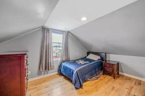 Bedroom - 30 Erving Ave, Brookhaven, NY 11772 photo 4 of 4