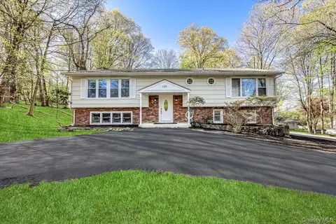 129 E Willow Tree Rd, Ramapo, NY 10977