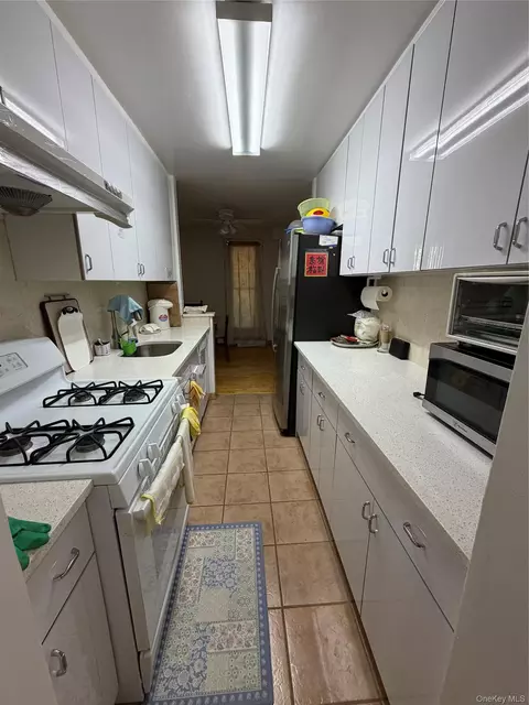 140-55 34 Ave #4R, Flushing, NY 11354