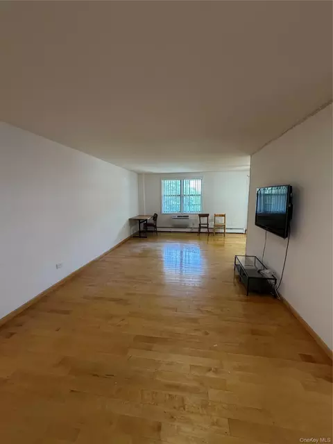 140-55 34 Ave #4R, Flushing, NY 11354