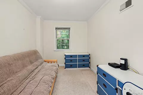 Bedroom - 95 Georgia Ave, Yonkers, NY 10708 photo 5 of 6
