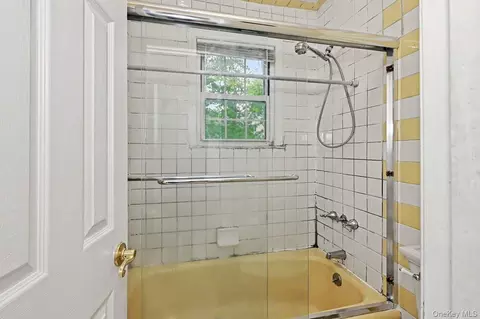 Bath - 95 Georgia Ave, Yonkers, NY 10708 photo 3 of 3