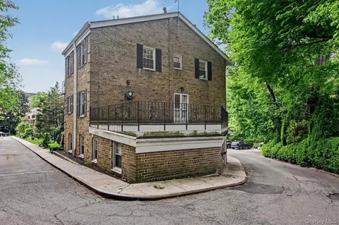 Exterior - 95 Georgia Ave, Yonkers, NY 10708 photo 5 of 5