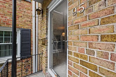 Entry Way - 95 Georgia Ave, Yonkers, NY 10708 photo 3 of 3