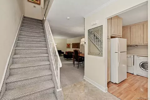 Entry Way - 95 Georgia Ave, Yonkers, NY 10708 photo 2 of 3