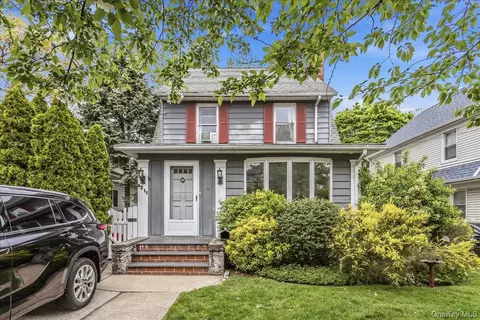4311 Westmoreland St, New York, NY 11363