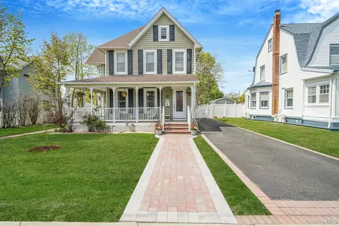 74 Maple Ave, Patchogue, NY 11772
