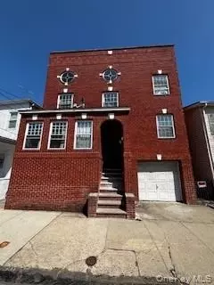 49 Howard St, Mount Pleasant, NY 10591