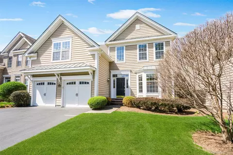411 Vassar Pl, Fishkill, NY 12524