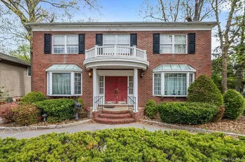 497 Tulip Ave, Floral Park, NY 11001