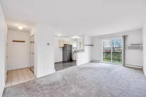 Living - 63 Fairharbor Drive 63 #63 ( 4), Patchogue, NY 11772 photo 2 of 5