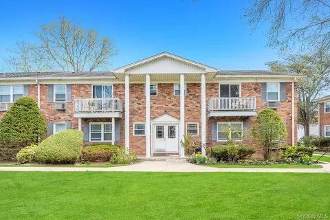 63 Fairharbor Drive 63 #63 ( 4), Patchogue, NY 11772