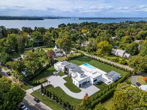 355 E Shore Rd # A, North Hempstead, NY 11023