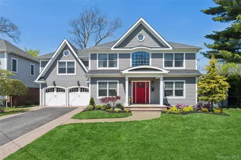 1989 Carman Ct, Merrick, NY 11566