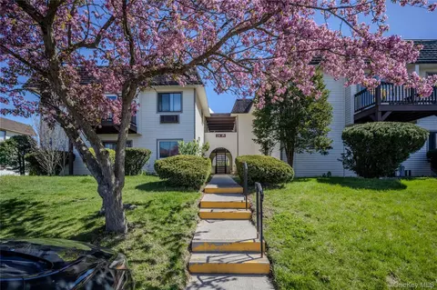 24 Village Park Dr #1F, Fishkill, NY 12524