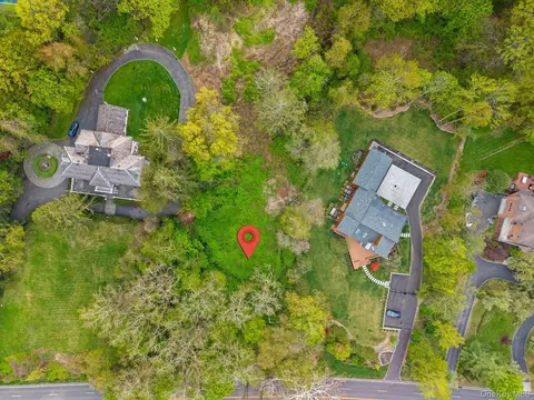 367 E Shore Rd, North Hempstead, NY 11023 photo 3
