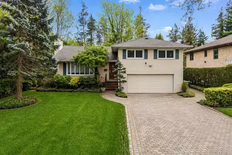 35 Hilldale Rd, North Hempstead, NY 11507