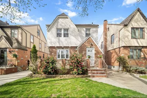 60-56 69th Ln, New York, NY 11378