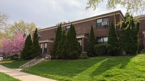 219-50 74th Ave #328A2, Oakland Gardens, NY 11364