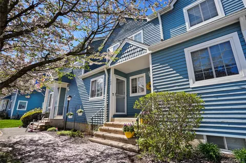 502 Essex Ct, Southeast, NY 10509