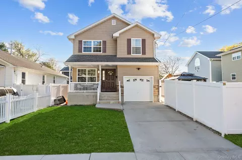 556 Park Ave, West Hempstead, NY 11552