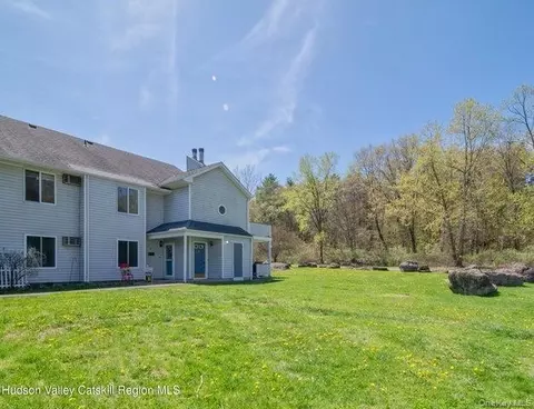 9 Rock Maple Rd, Saugerties, NY 12477