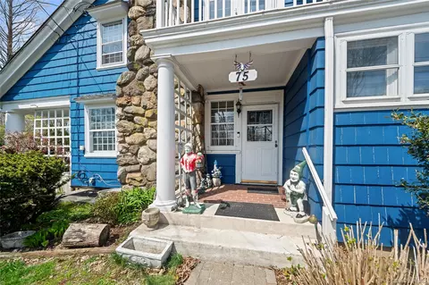 75 Chappaqua Rd, Briarcliff Manor, NY 10510