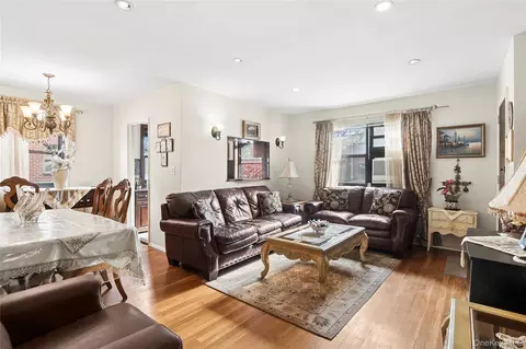 1640 160th St #6113, Whitestone, NY 11357