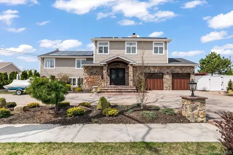 7 Waterview Ave, Massapequa, NY 11758