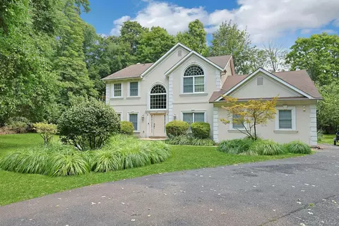 92 Scotland Hill Rd, Ramapo, NY 10977