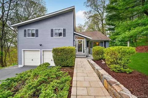 25 Di Rubbo Dr, Cortlandt, NY 10567