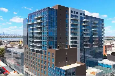13437 35th Ave #9C, Flushing, NY 11354
