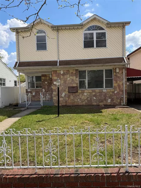 12815 235th St, New York, NY 11422