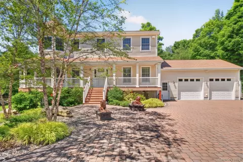 433 Barrett Hill Rd, Mahopac, NY 10541