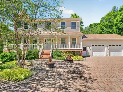 433 Barrett Hill Rd, Mahopac, NY 10541