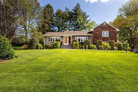 7 Carlton Ln, Rye Brook, NY 10573