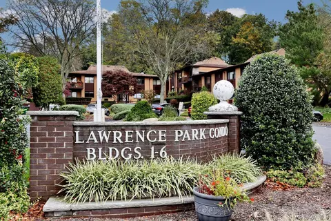 6 W Lawrence Park Dr #2, Orangetown, NY 10968