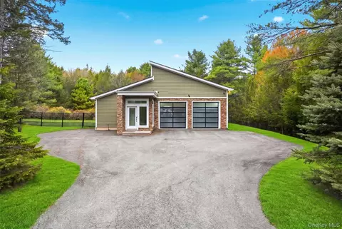 35 Serenity Ln, Thompson, NY 12701