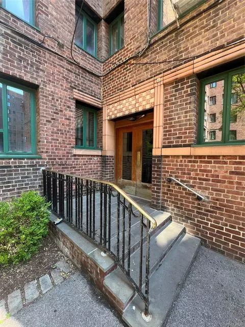 1503 Metropolitan #4F, New York, NY 10462