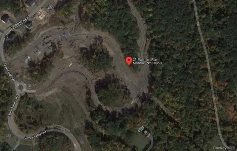 21 Pullman Rte, Woodbury, NY 10950