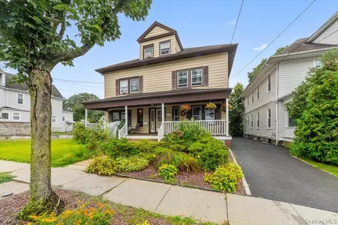 60 Underhill St, Eastchester, NY 10707