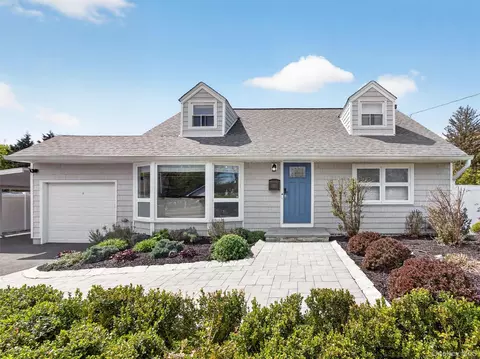 33 Van Wyck Rd, Orangetown, NY 10913